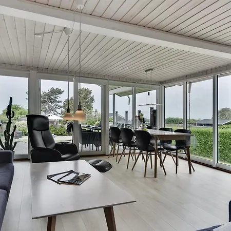 Loi - 200m From The Sea By Interhome *